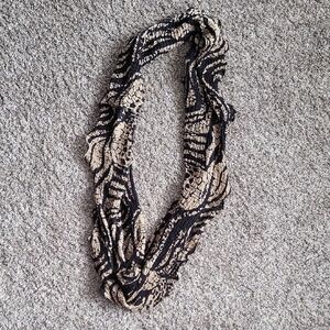 Elegant Black and Tan Scarf